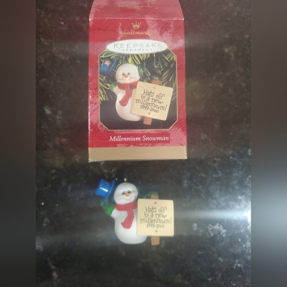 Hallmark‎ ornament